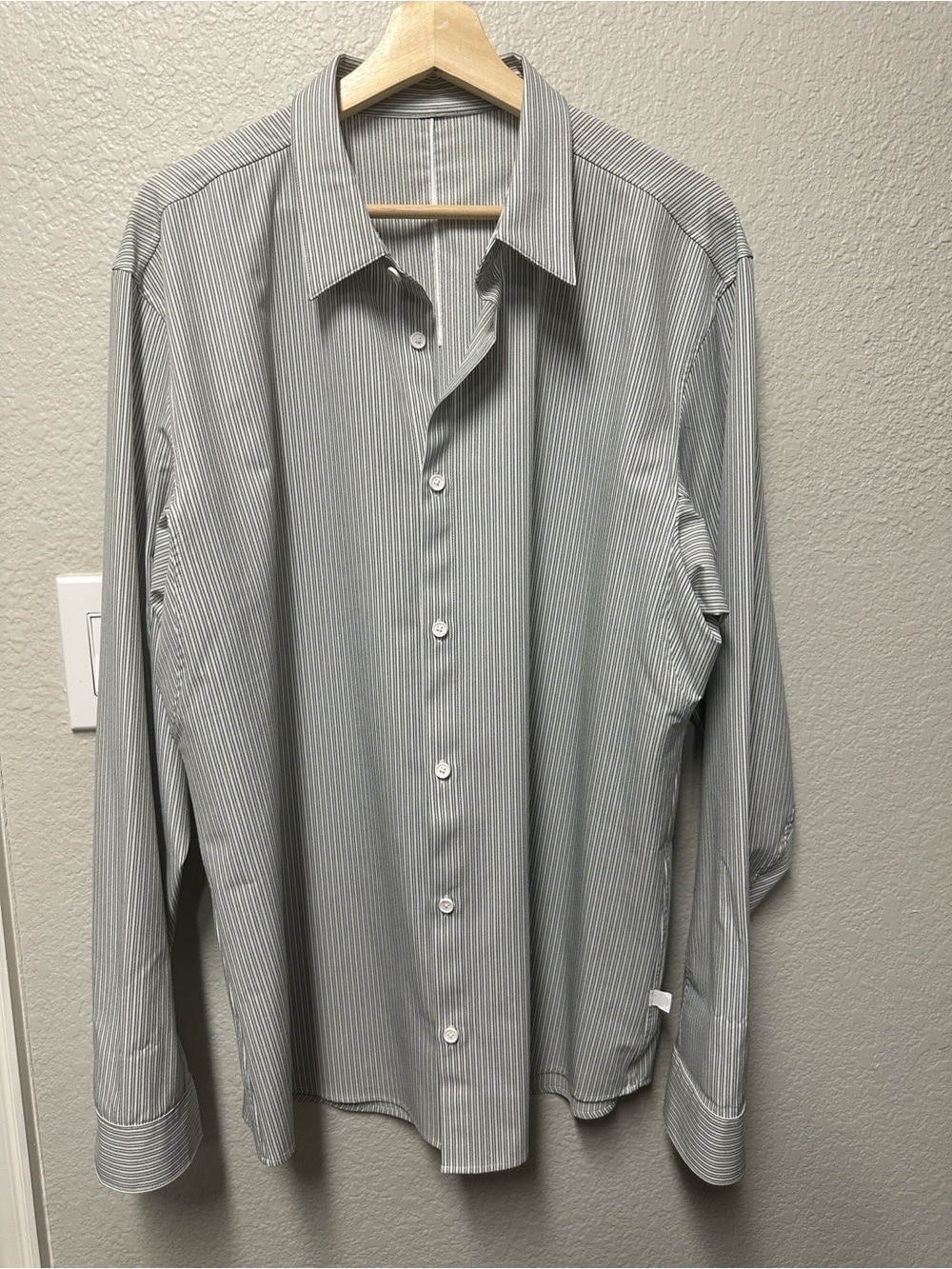 Lululemon New Venture Slim-Fit LS Shirt
